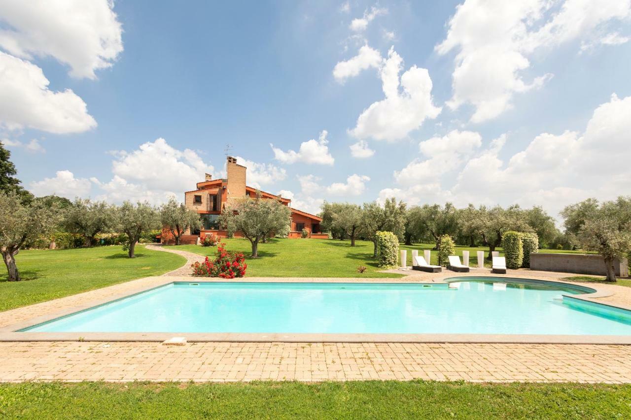 Villa In Via Della Marcigliana Casale Torre San Giovanni Extérieur photo