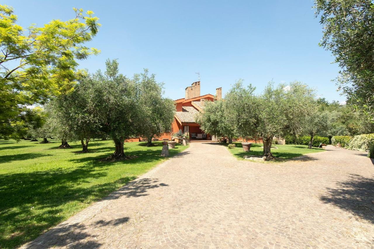 Villa In Via Della Marcigliana Casale Torre San Giovanni Extérieur photo