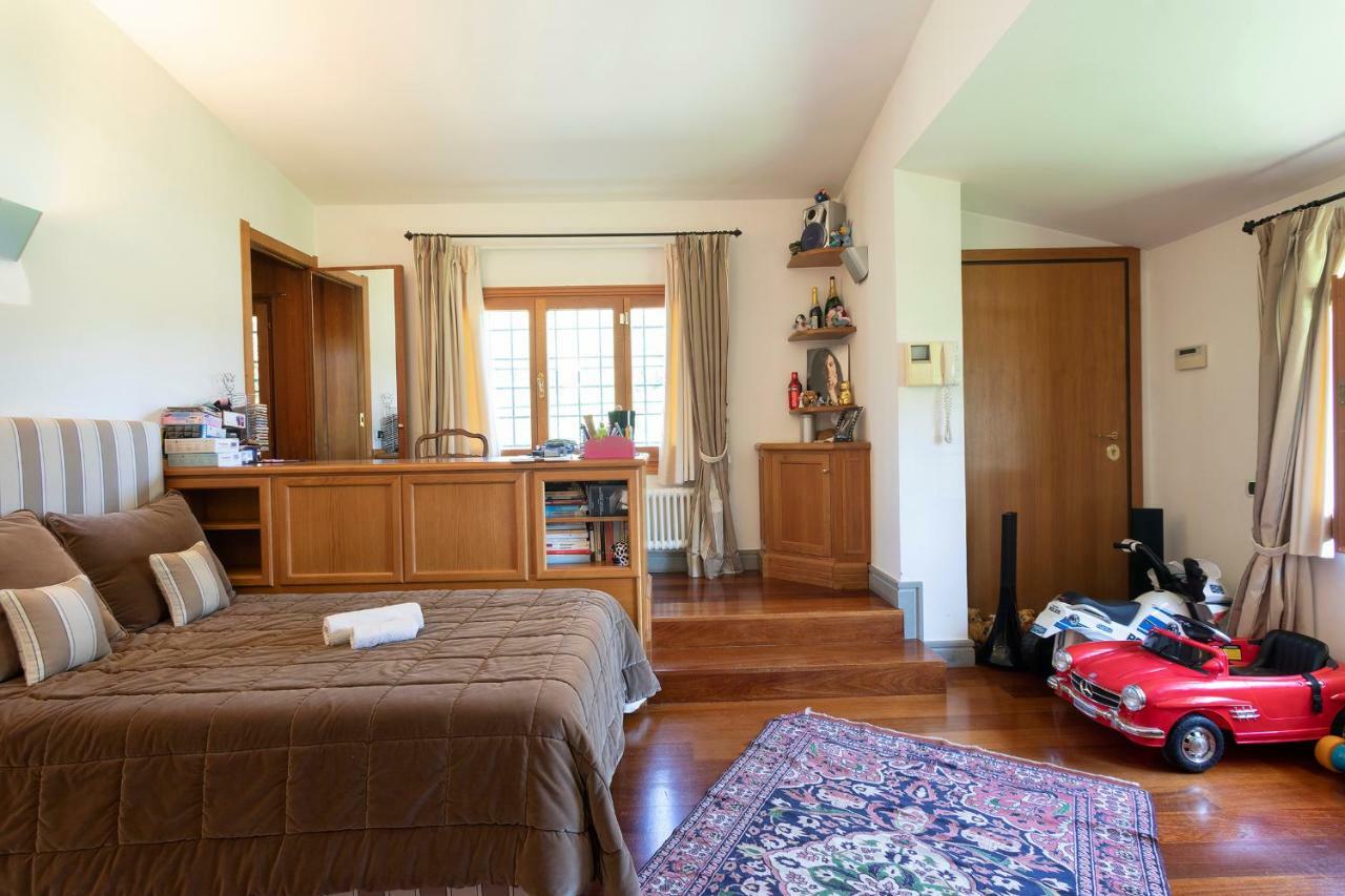Villa In Via Della Marcigliana Casale Torre San Giovanni Extérieur photo