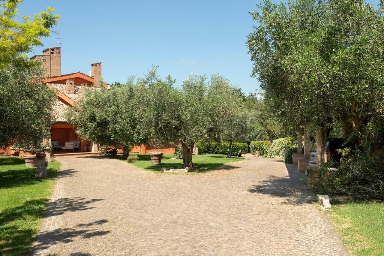 Villa In Via Della Marcigliana Casale Torre San Giovanni Extérieur photo