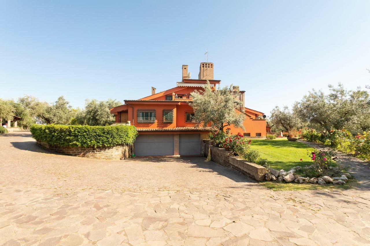 Villa In Via Della Marcigliana Casale Torre San Giovanni Extérieur photo