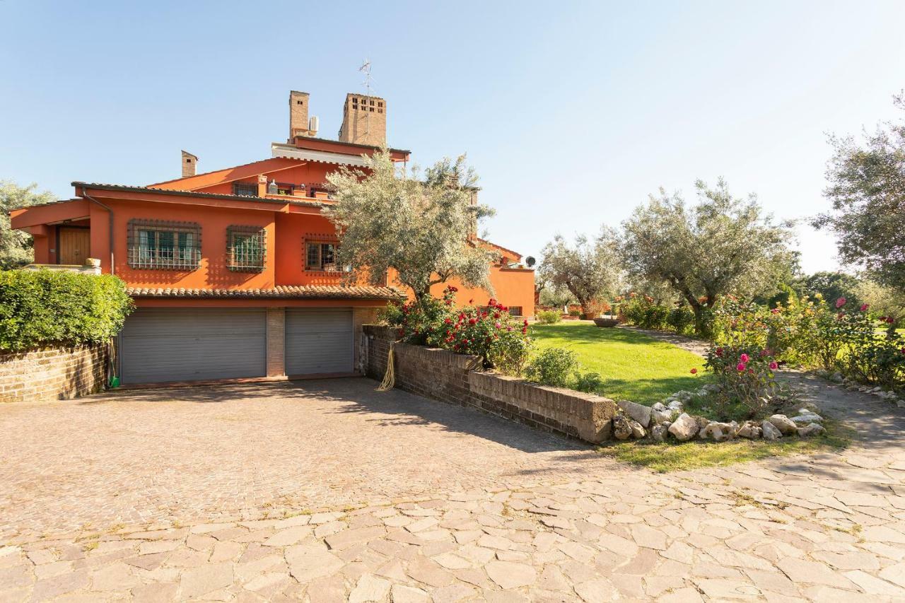 Villa In Via Della Marcigliana Casale Torre San Giovanni Extérieur photo